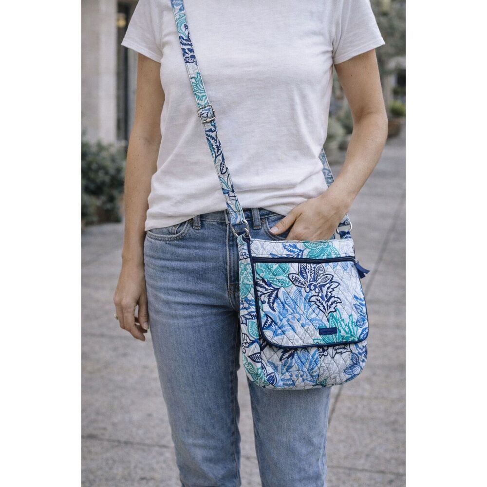 VERA BRADLEY Blue Pattern Crossbody Canvas Handbag  Women's Size Small